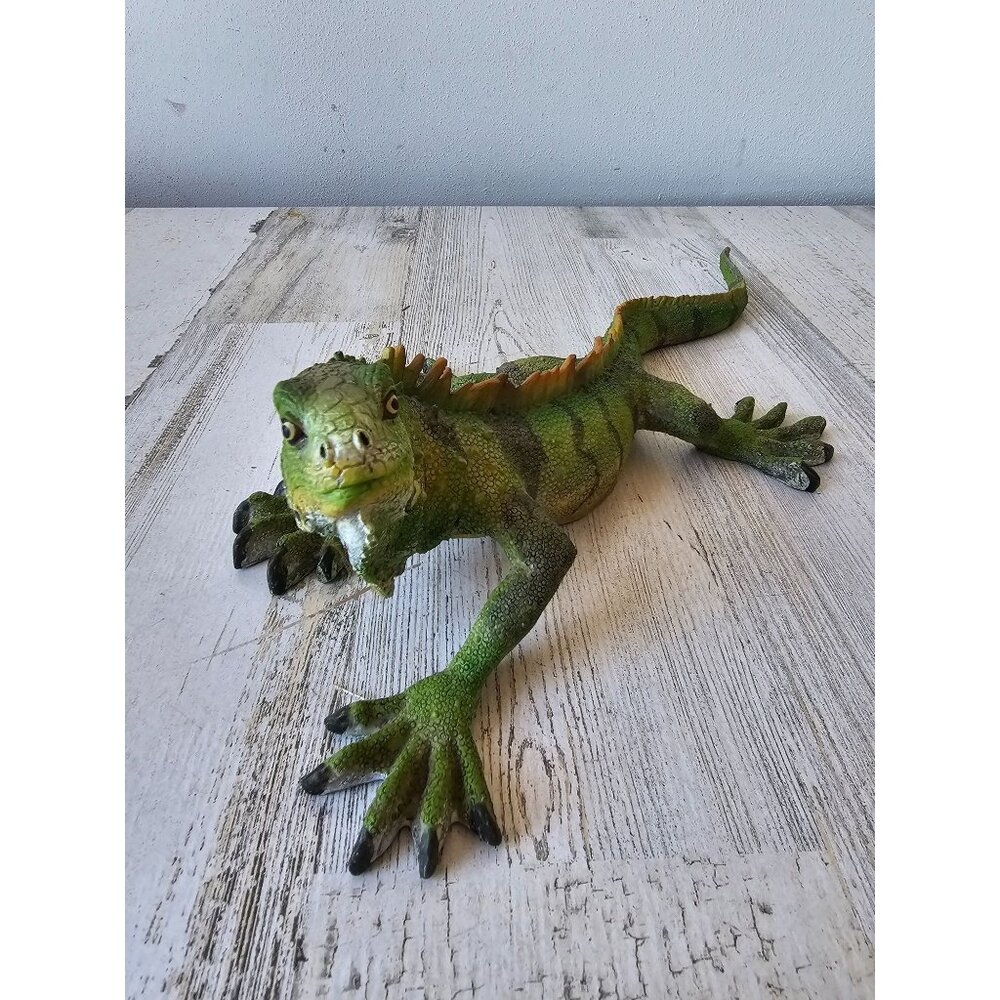 Hanging lizard chameleon lifelike life-size unique green tropical decor‎ statue